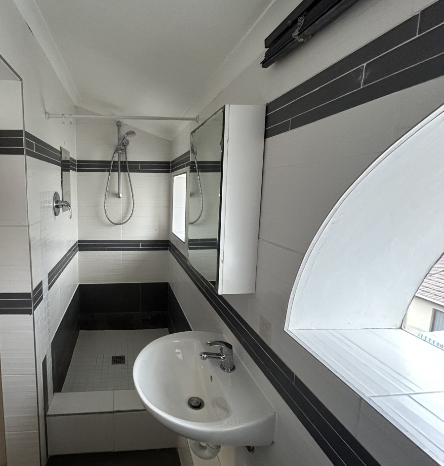 1 Bedroom Property for Sale in Table View Western Cape